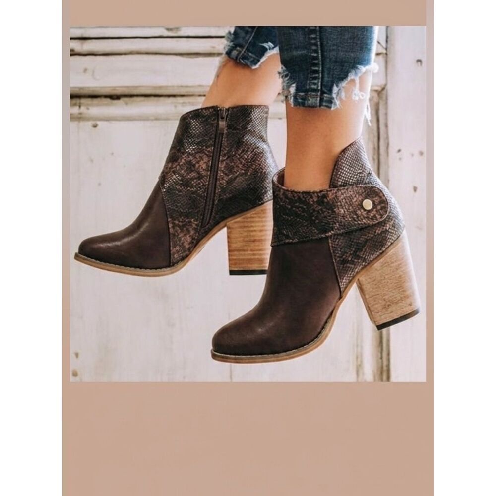 TINSTREE Snakeskin Ankle Boots Size 7 Chunky Heel Western Rust Brown Boho